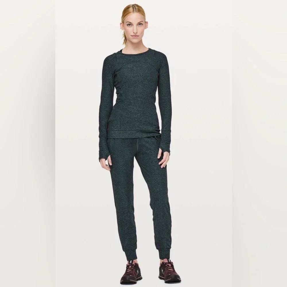 Lululemon Cypress Kiss Long Sleeve, Size 6